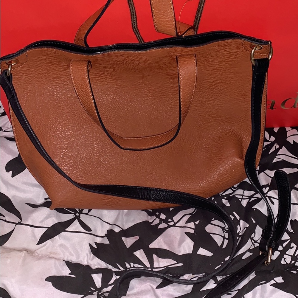 Reversible crossbody